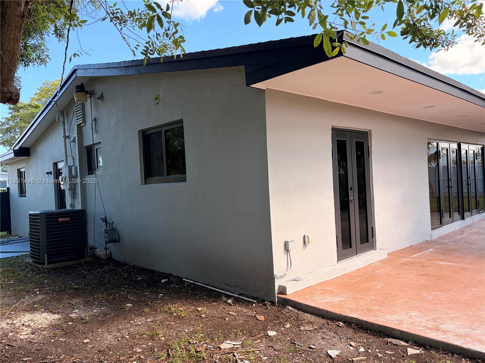 2120 SW 84th Ave Miami, FL 33155