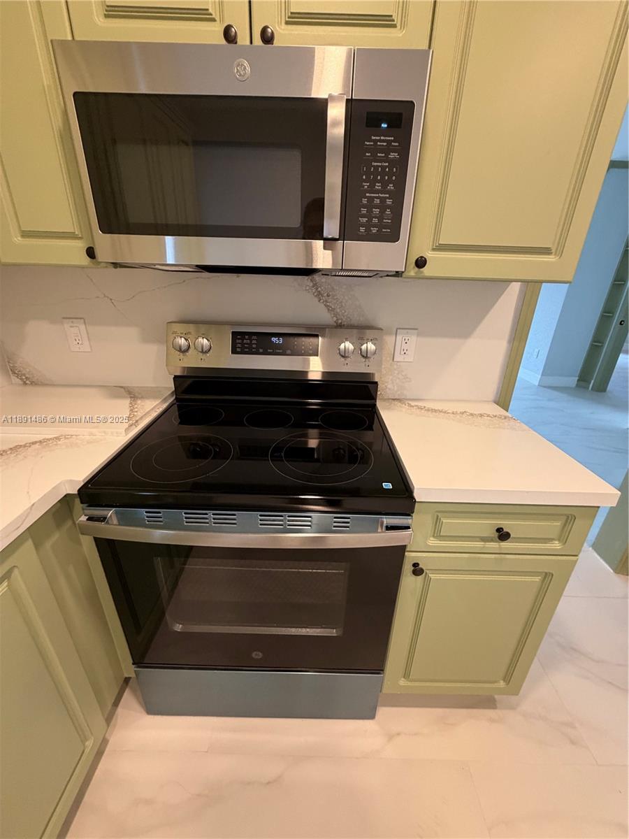 2120 SW 84th Ave Miami, FL 33155