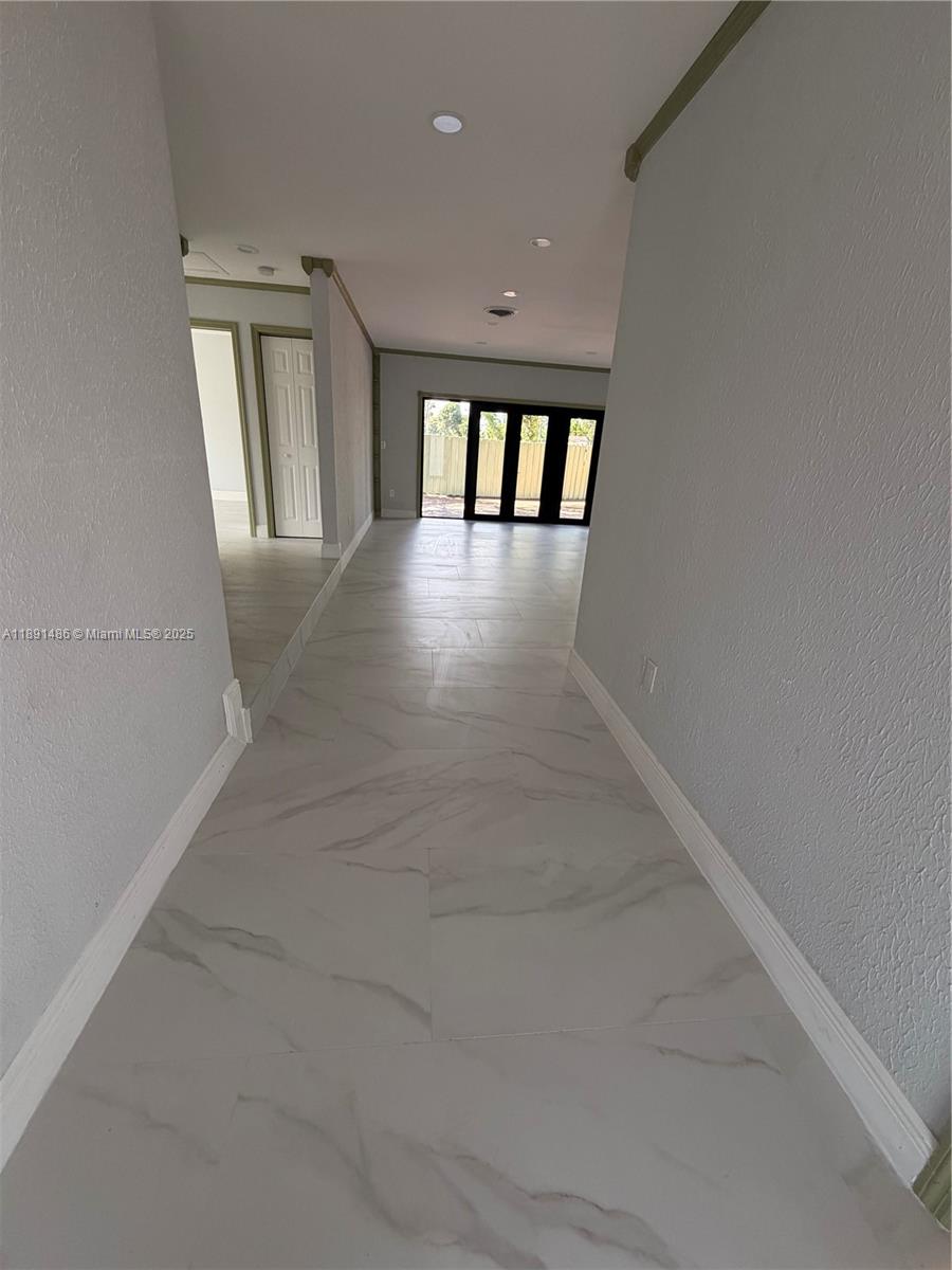 2120 SW 84th Ave Miami, FL 33155