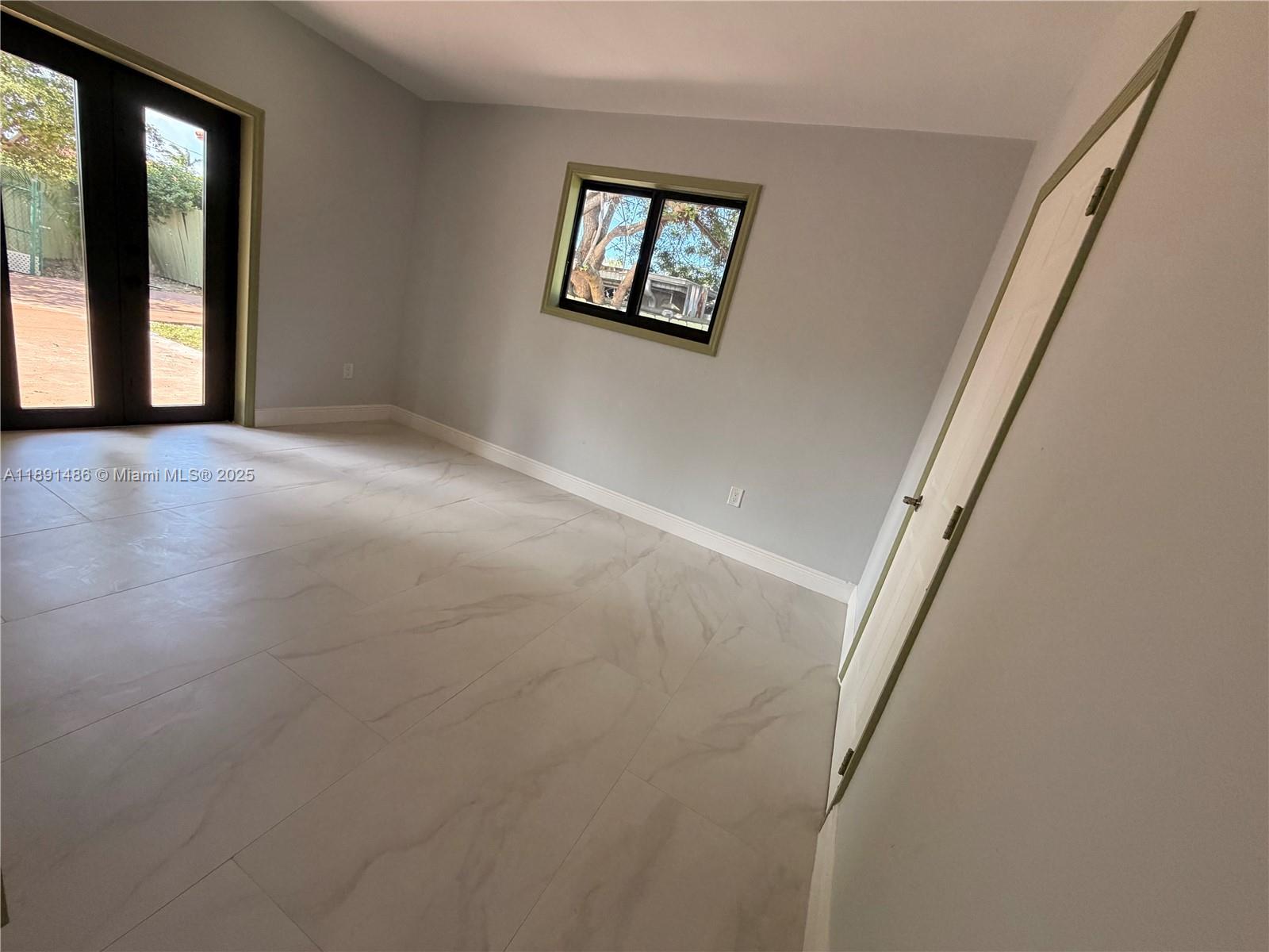 2120 SW 84th Ave Miami, FL 33155