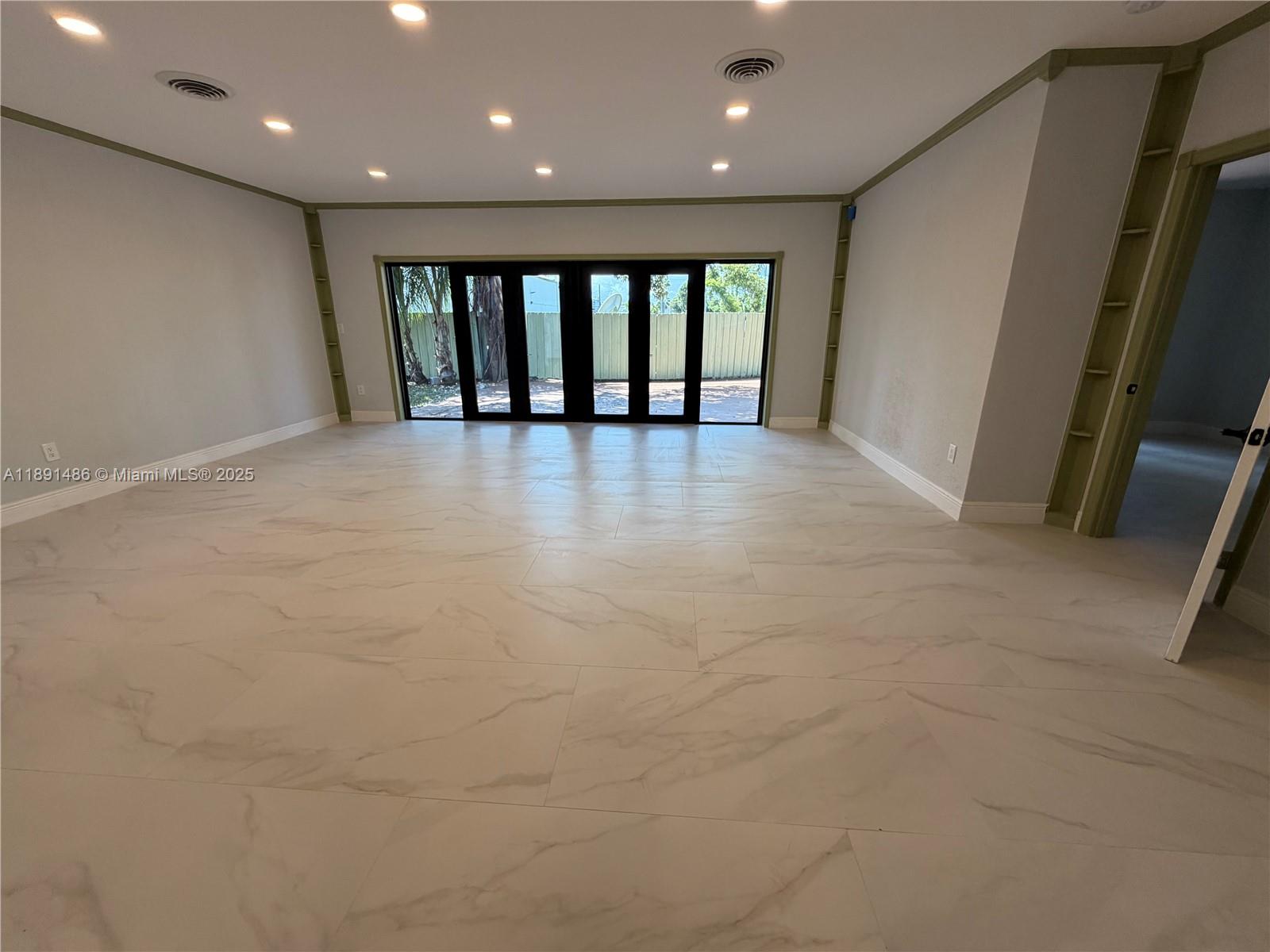 2120 SW 84th Ave Miami, FL 33155