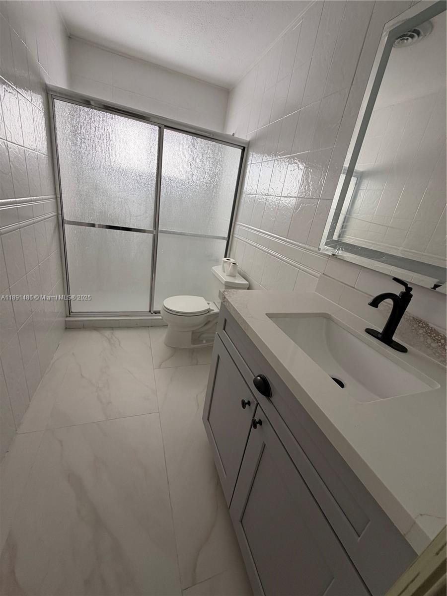 2120 SW 84th Ave Miami, FL 33155