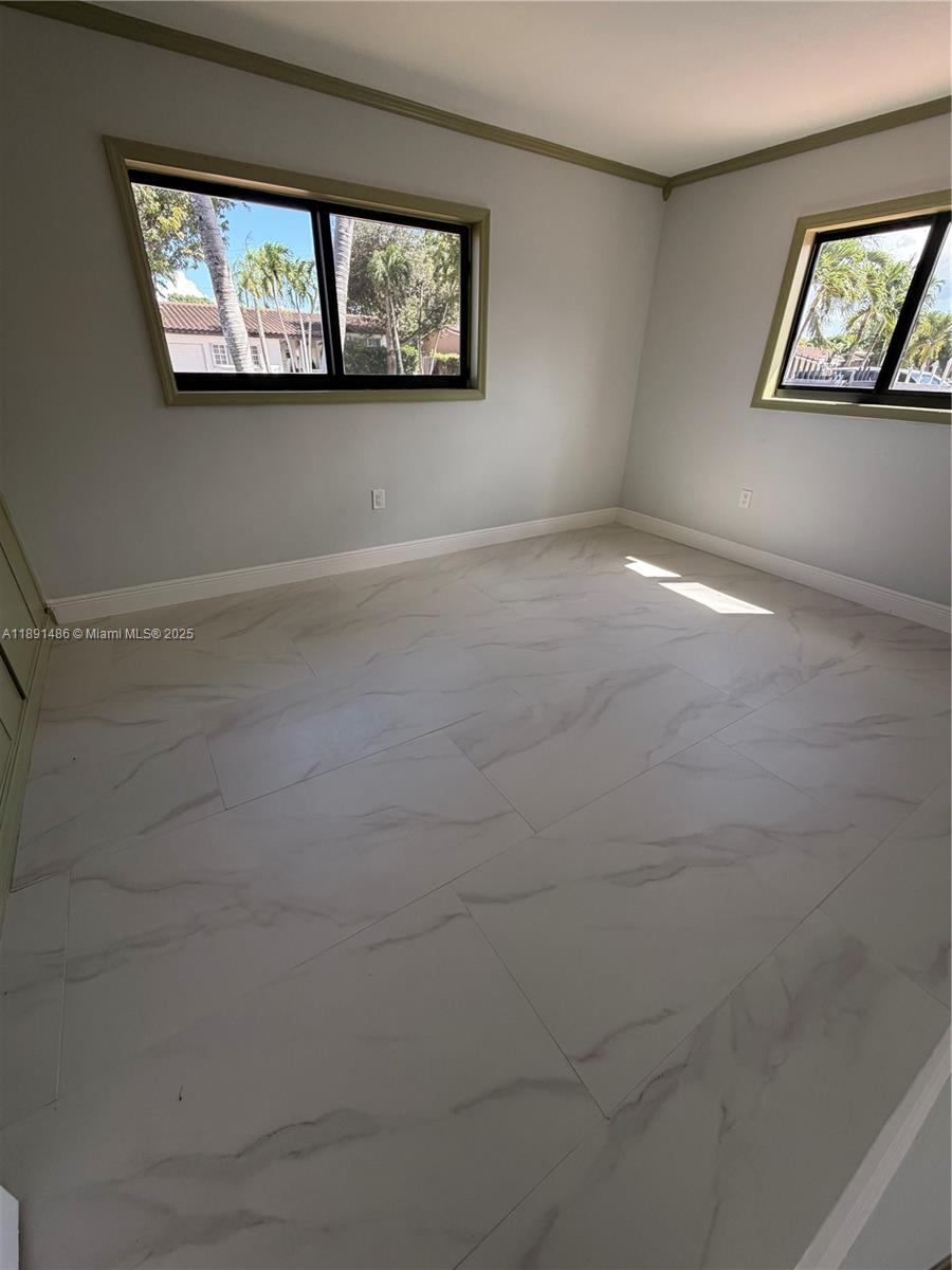 2120 SW 84th Ave Miami, FL 33155