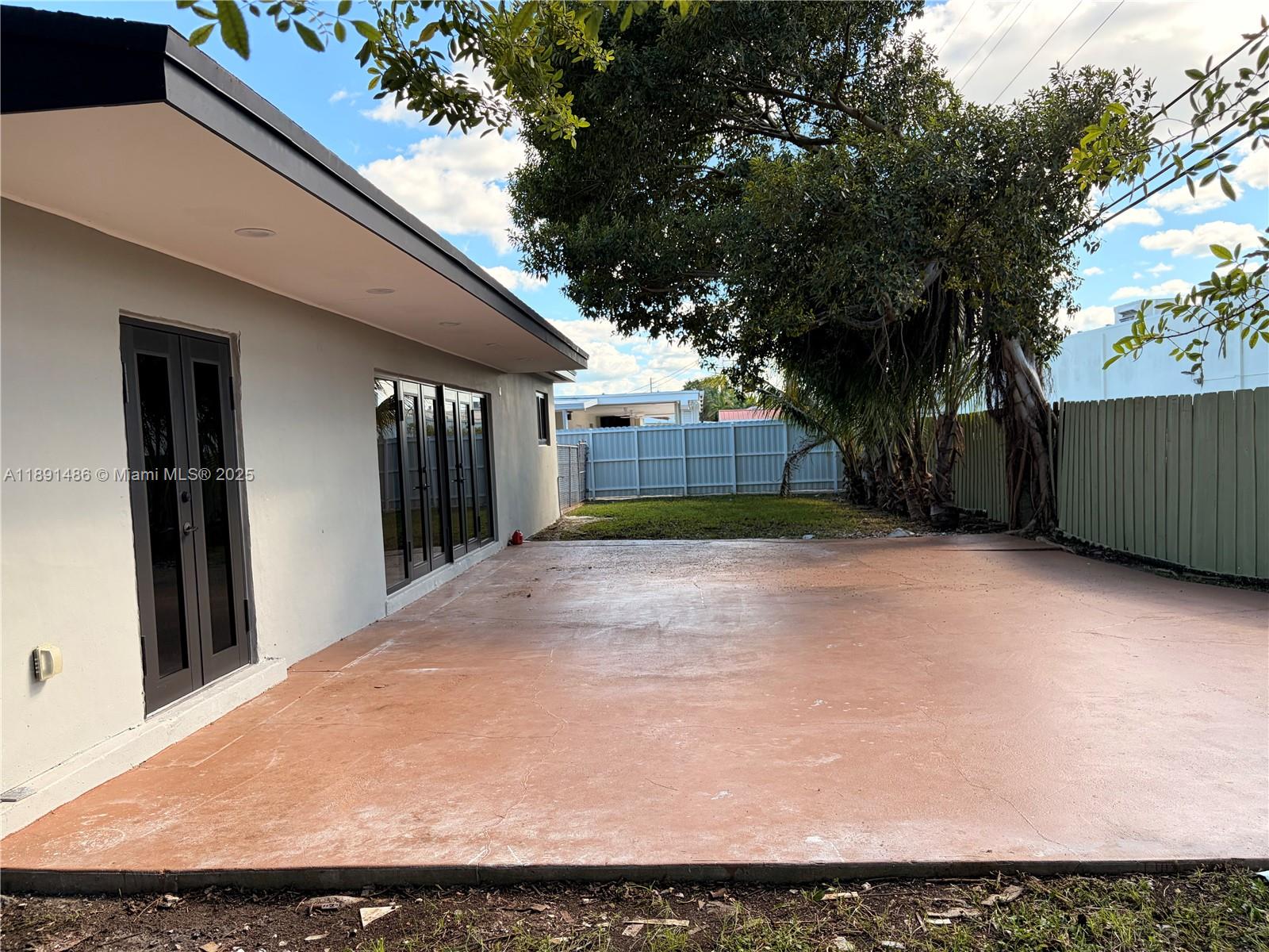 2120 SW 84th Ave Miami, FL 33155