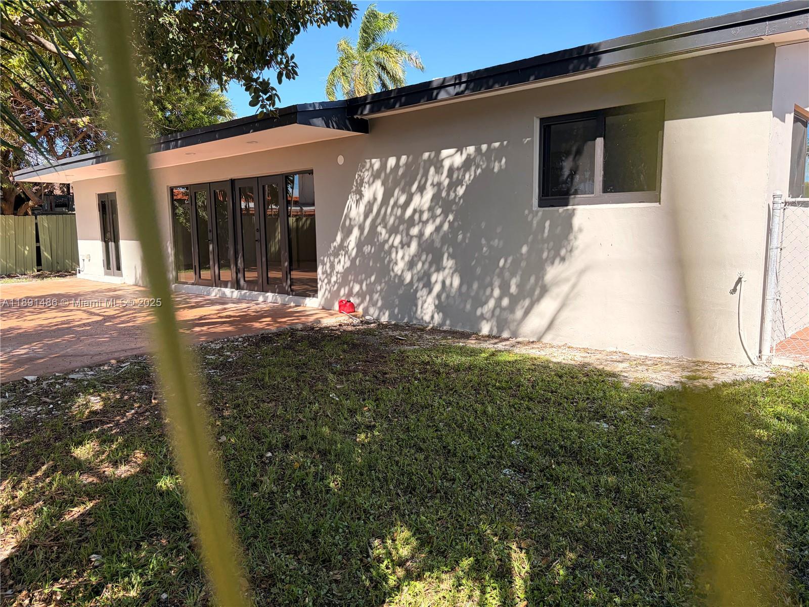 2120 SW 84th Ave Miami, FL 33155