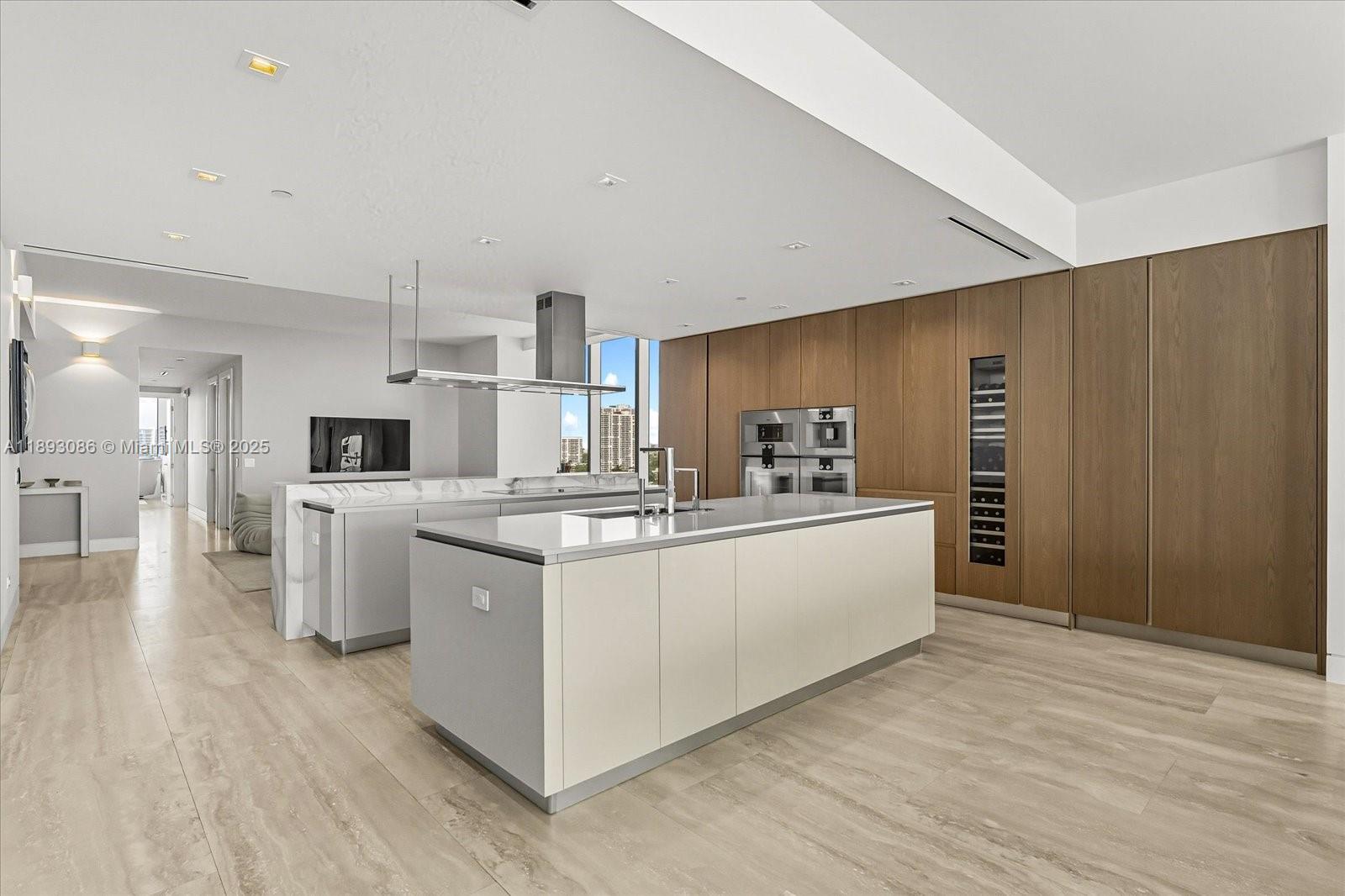 image Turnberry Ocean Club10