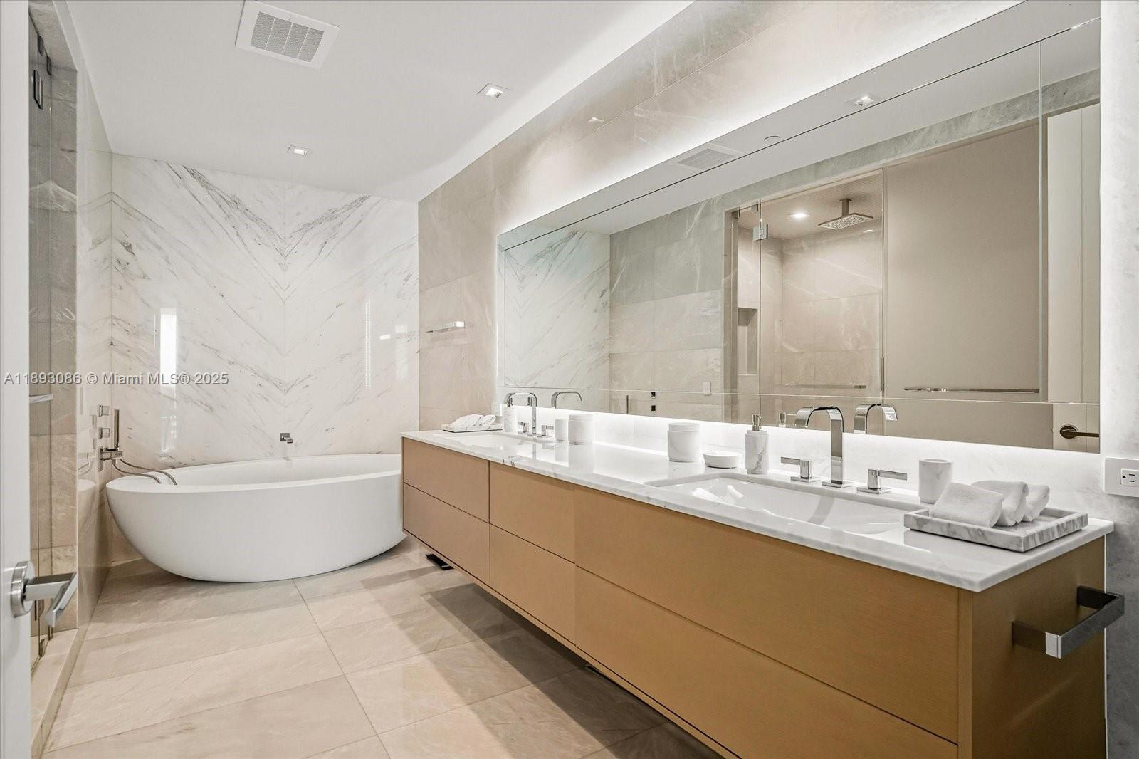 image Turnberry Ocean Club22