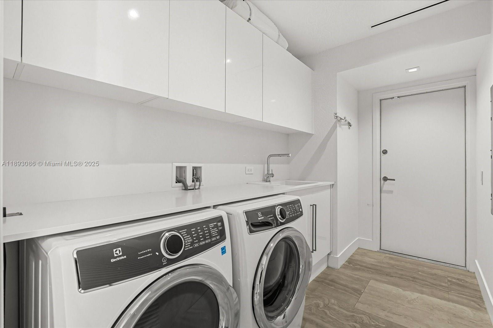 image Turnberry Ocean Club35