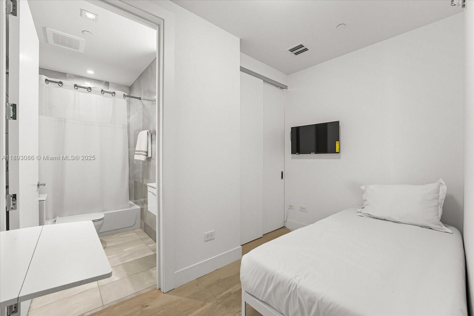 image Turnberry Ocean Club36