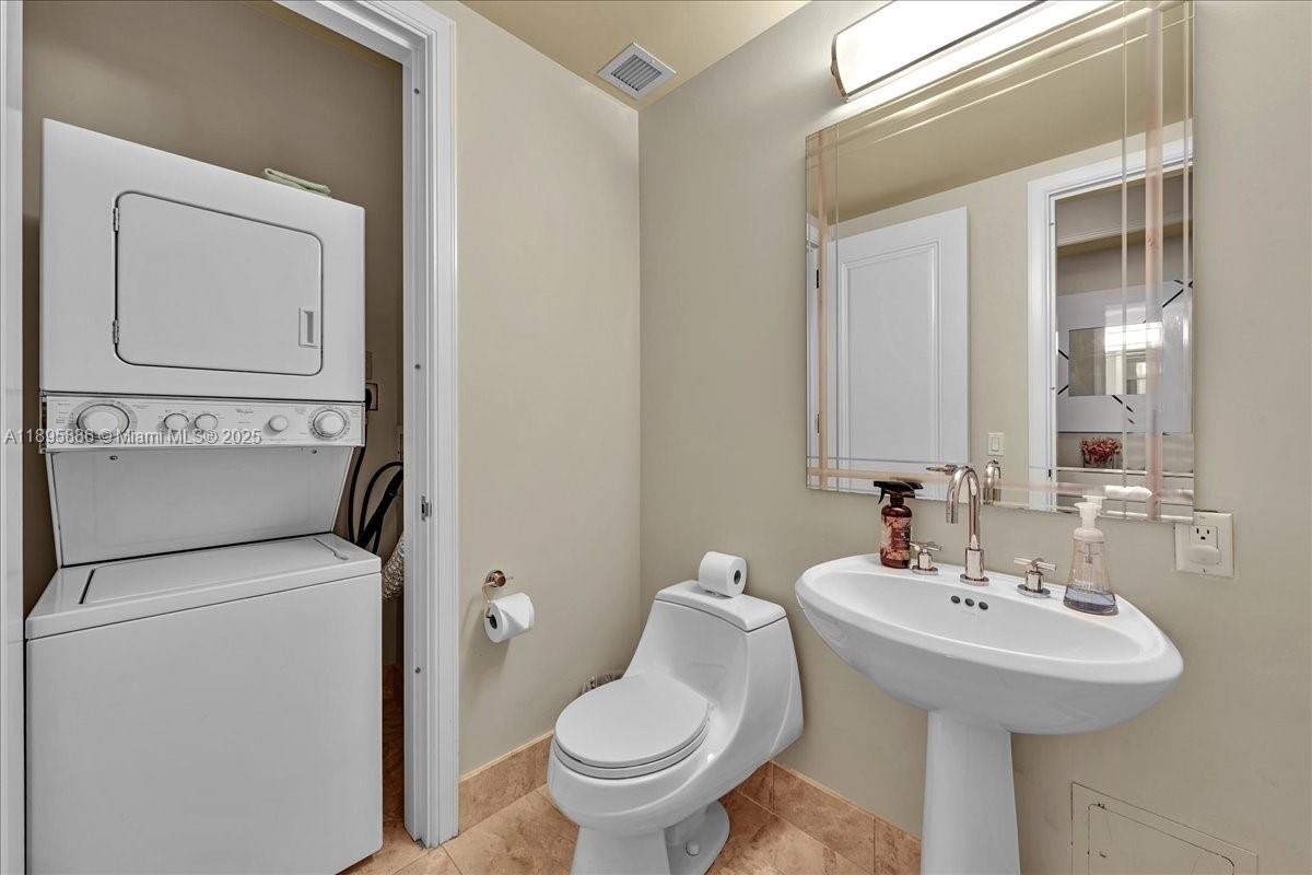 1435 Brickell Ave #3112 Miami, FL 33131