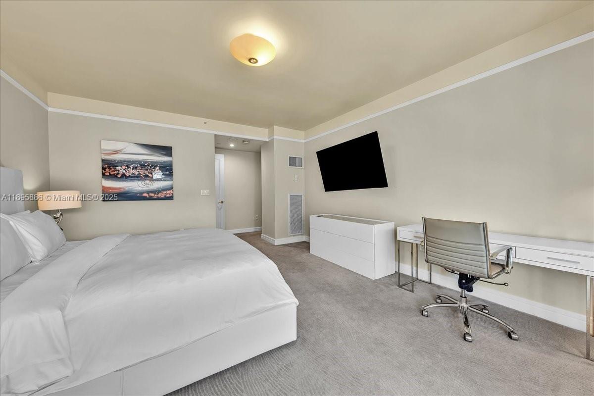 1435 Brickell Ave #3112 Miami, FL 33131