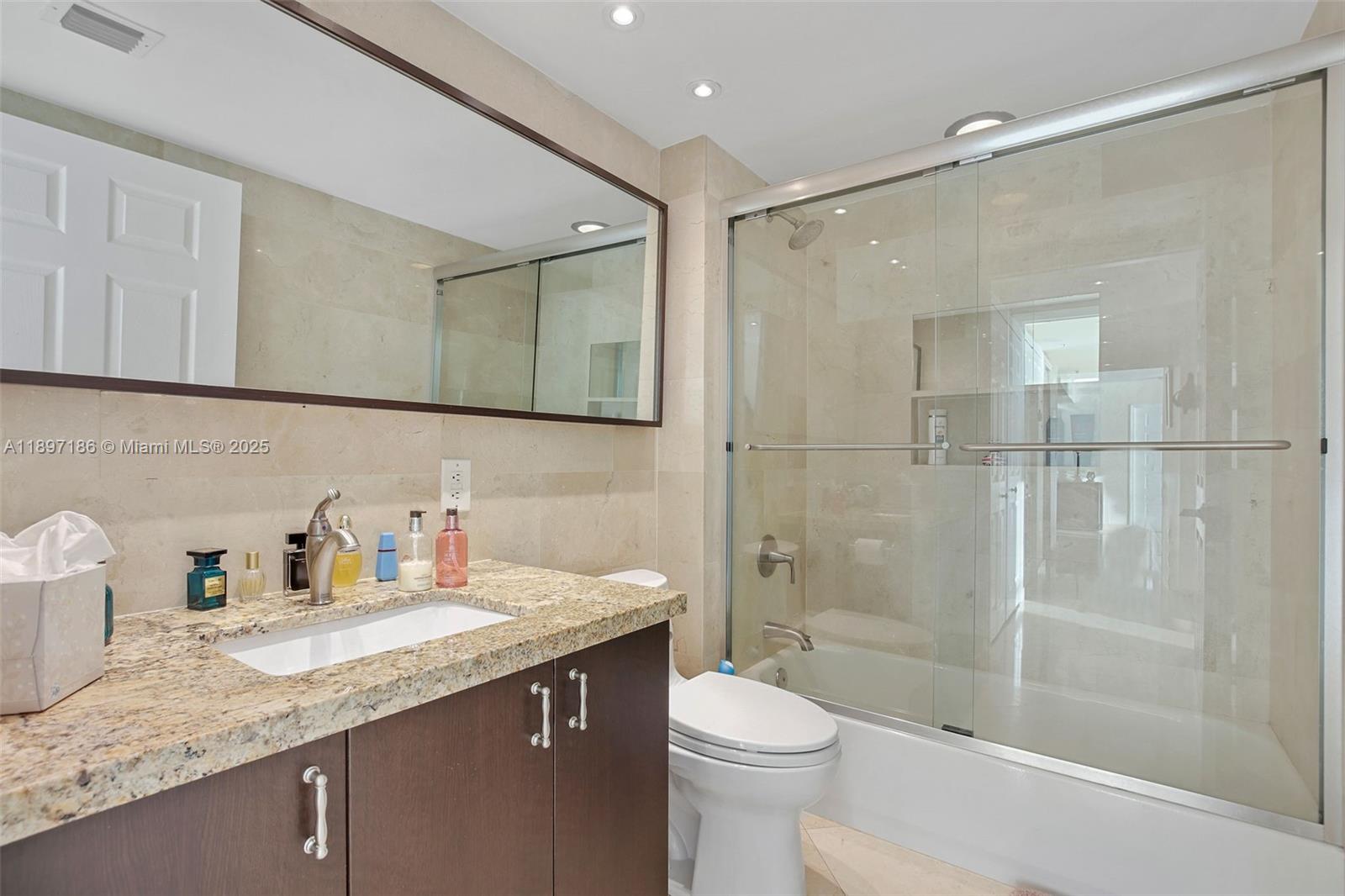 image The Floridian Condo12