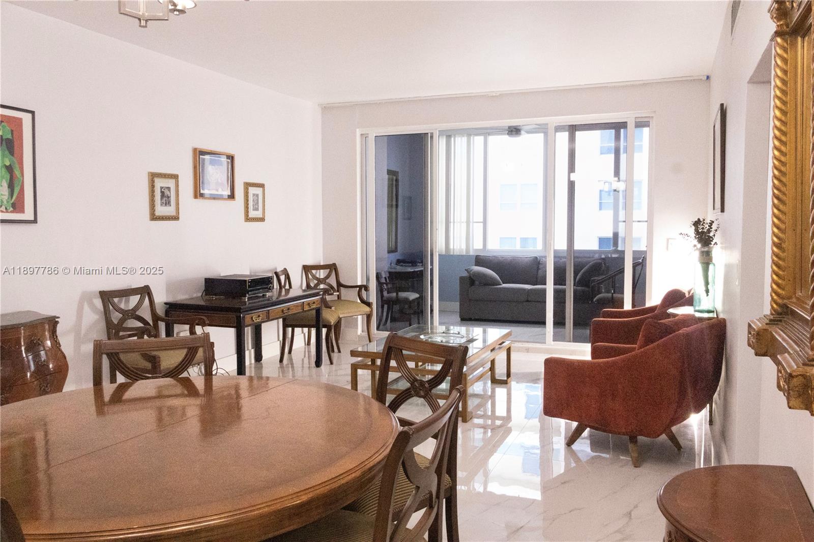 5005 Collins Ave #1523