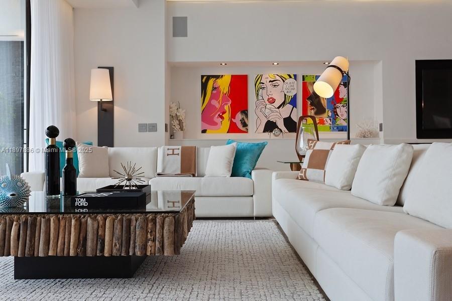 7972 Biscayne Pt Cir Miami Beach, FL 33141