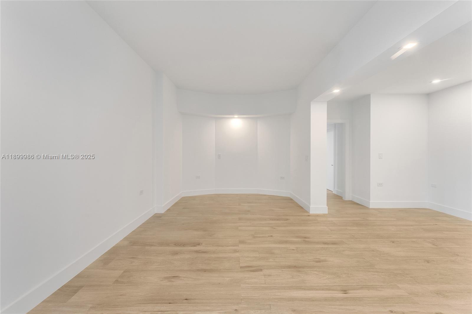 848 Brickell Key Dr #204 Miami, FL 33131