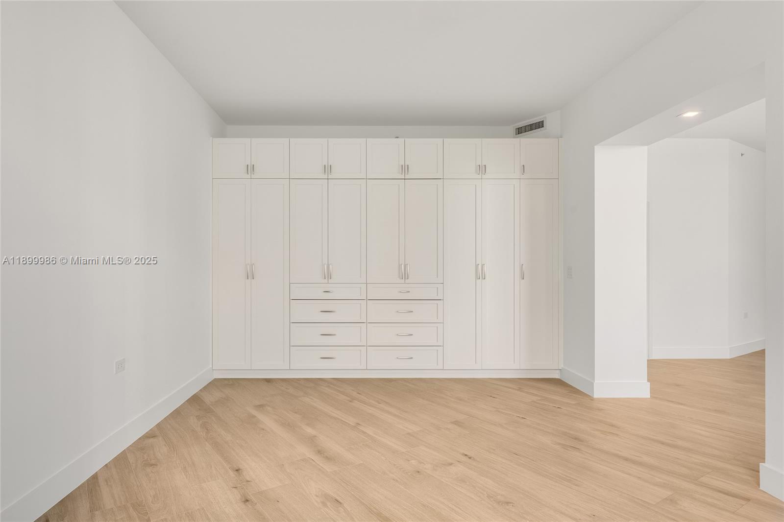 848 Brickell Key Dr #204 Miami, FL 33131