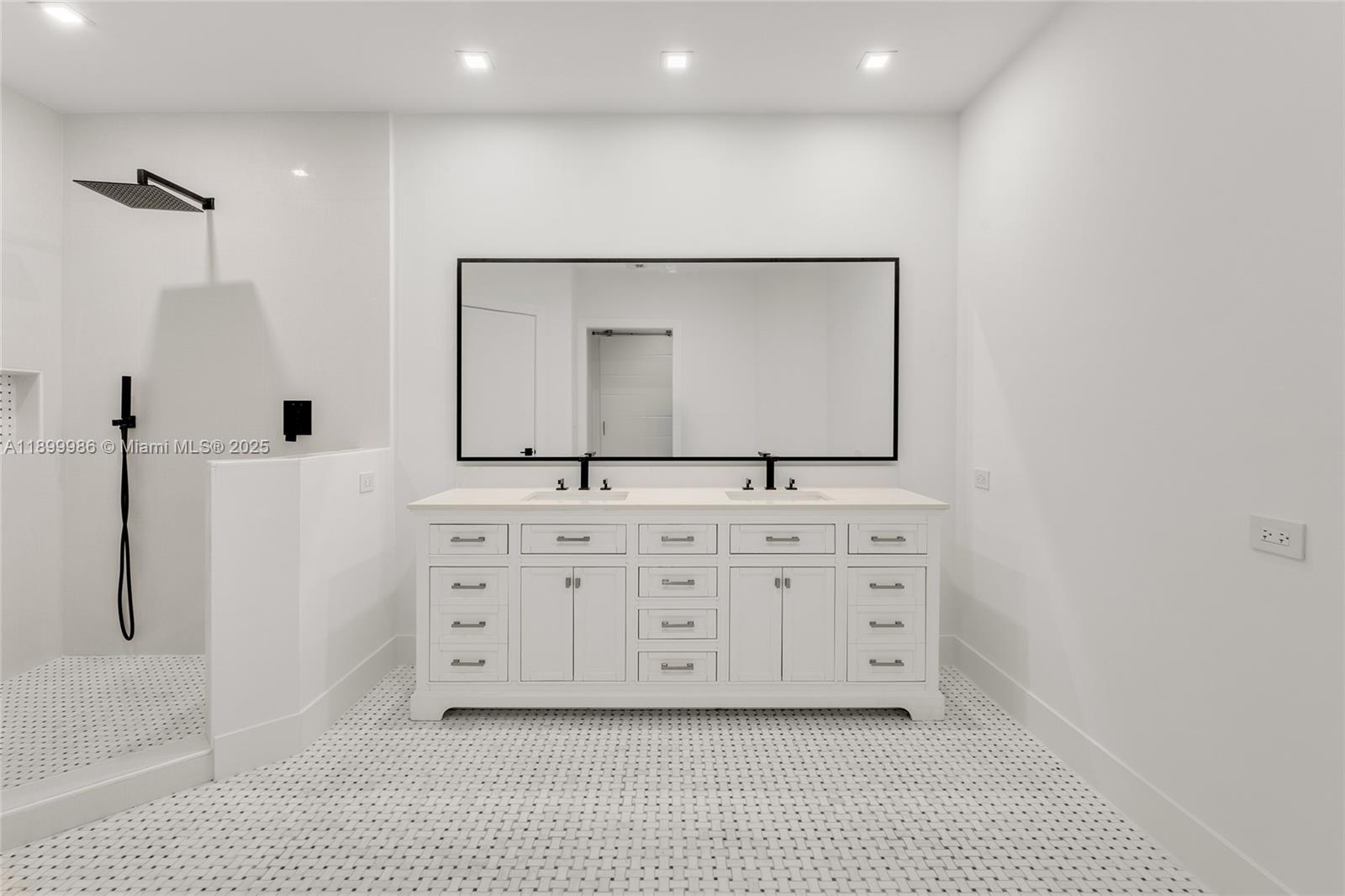 848 Brickell Key Dr #204 Miami, FL 33131