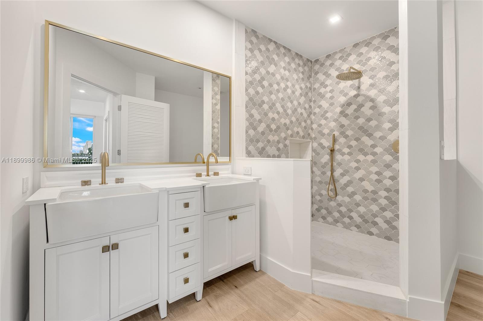 848 Brickell Key Dr #204 Miami, FL 33131