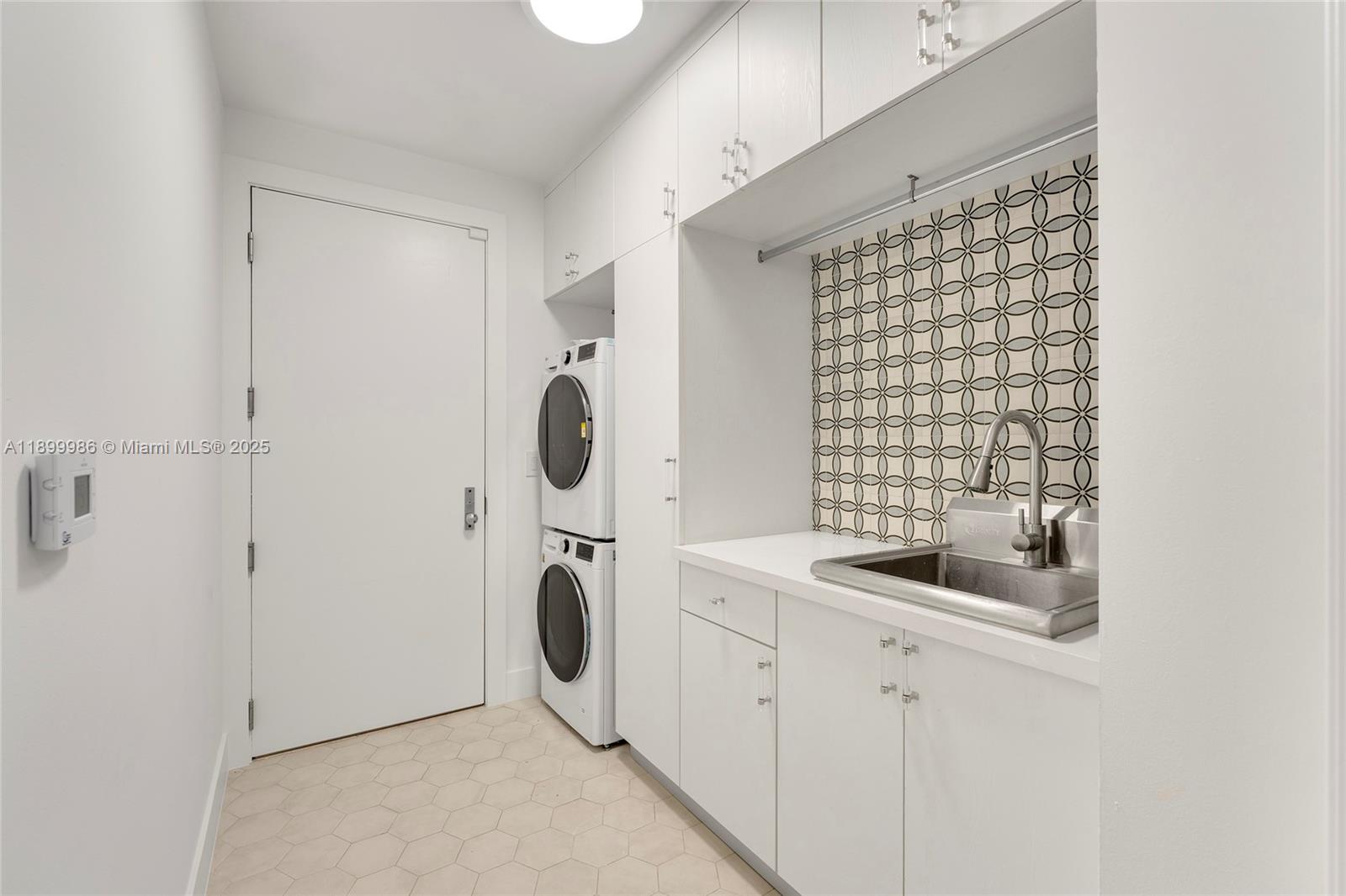 848 Brickell Key Dr #204 Miami, FL 33131