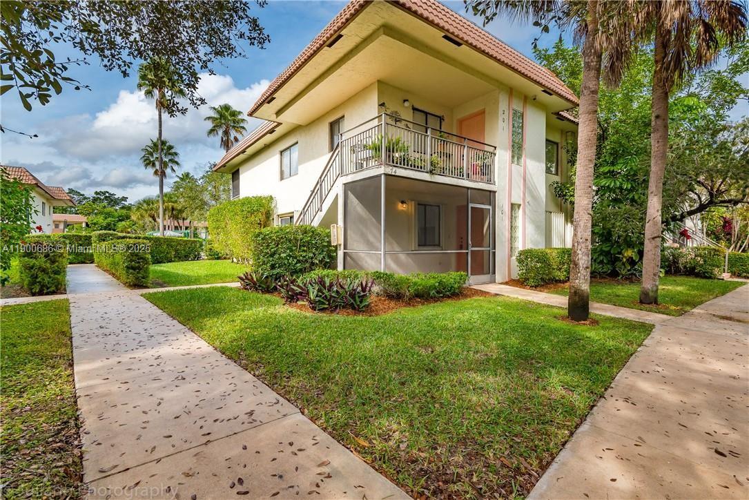 409 Lakeview Dr #101