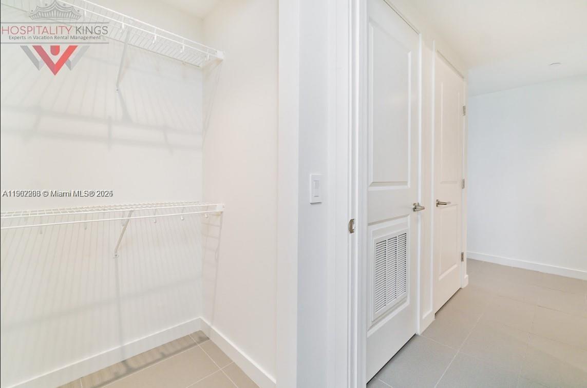 image Canvas Condo10