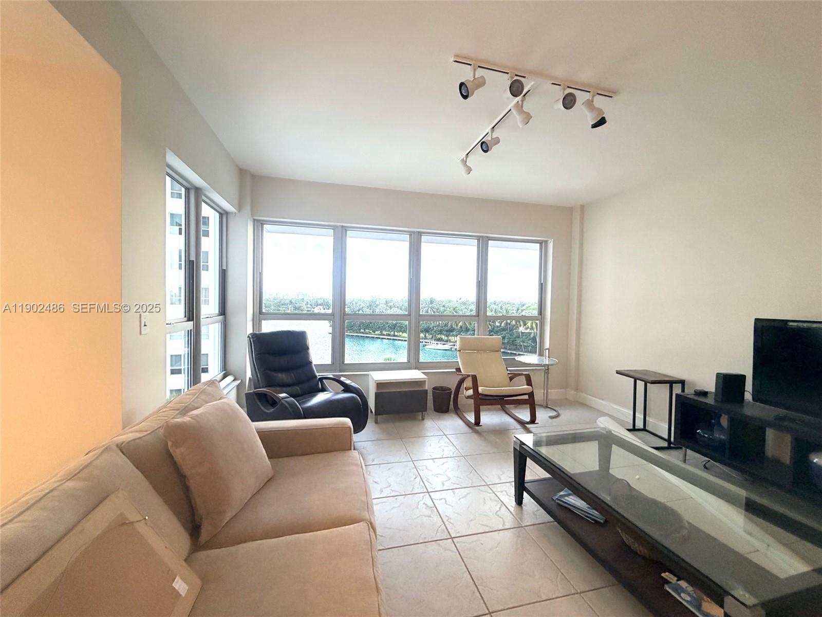 9102 W Bay Hbr Dr #6-B Bay Harbor Islands, FL 33154