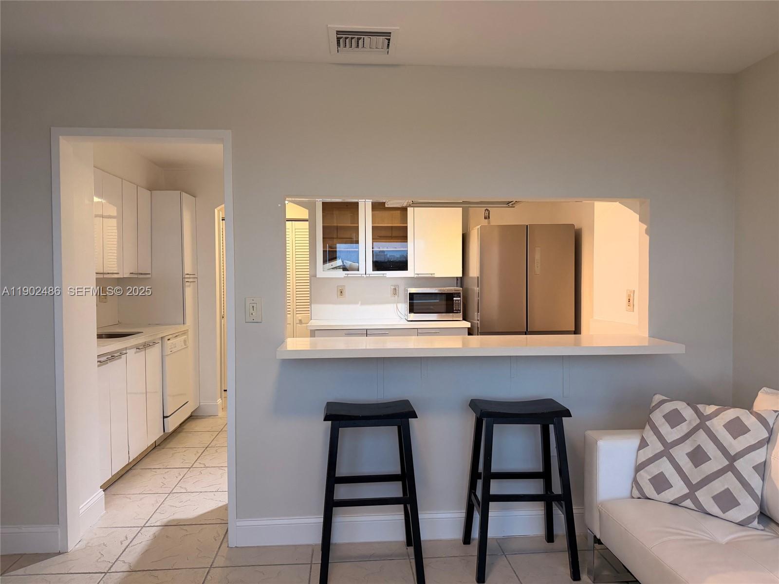 9102 W Bay Hbr Dr #6-B Bay Harbor Islands, FL 33154