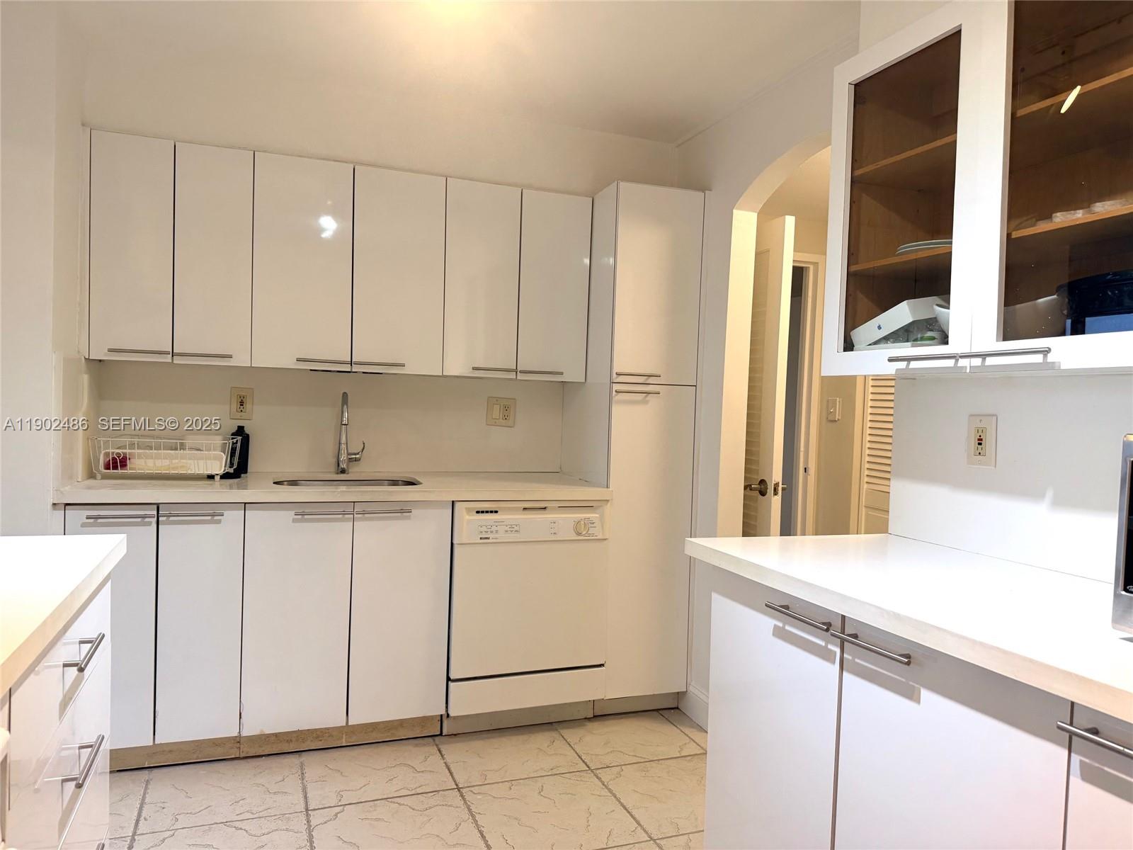 9102 W Bay Hbr Dr #6-B Bay Harbor Islands, FL 33154