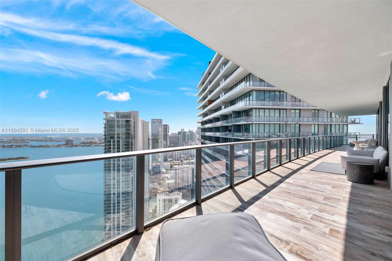 650 NE 32nd St #PH5201 Miami, FL 33137