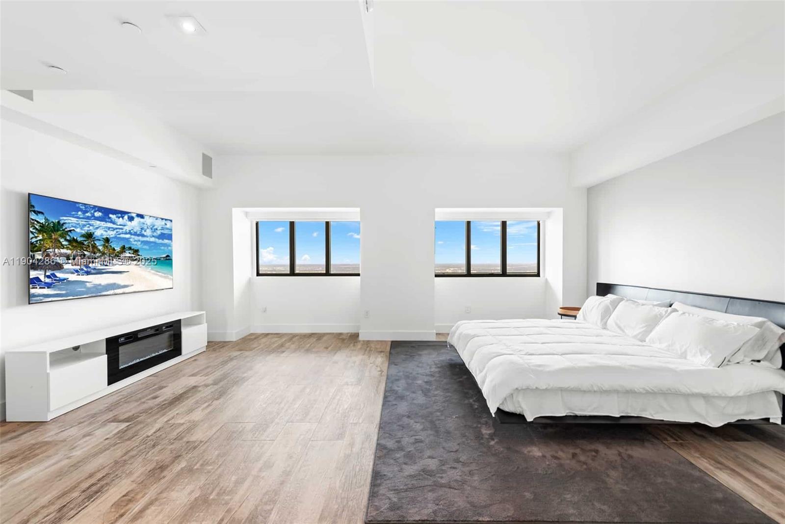 650 NE 32nd St #PH5201 Miami, FL 33137