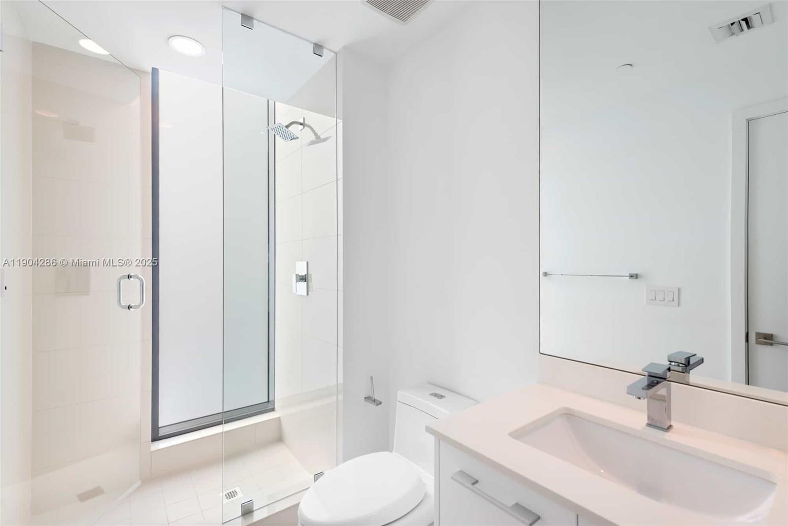 650 NE 32nd St #PH5201 Miami, FL 33137