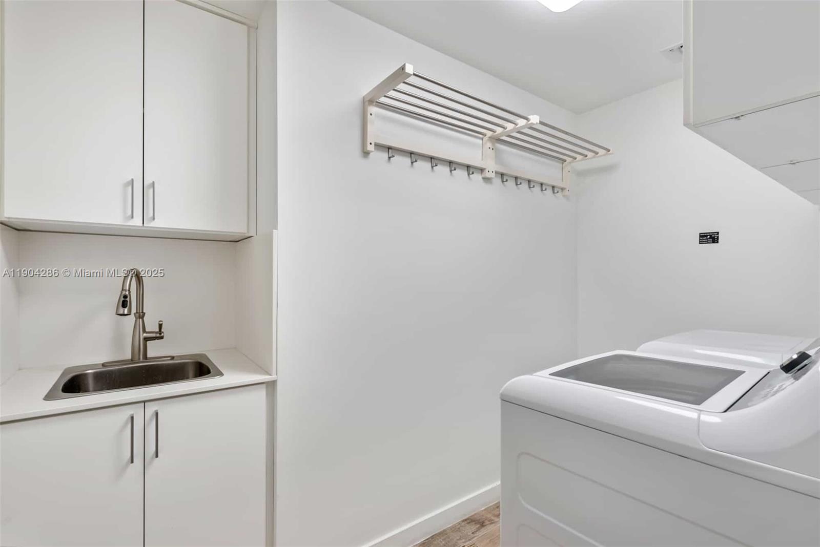 650 NE 32nd St #PH5201 Miami, FL 33137