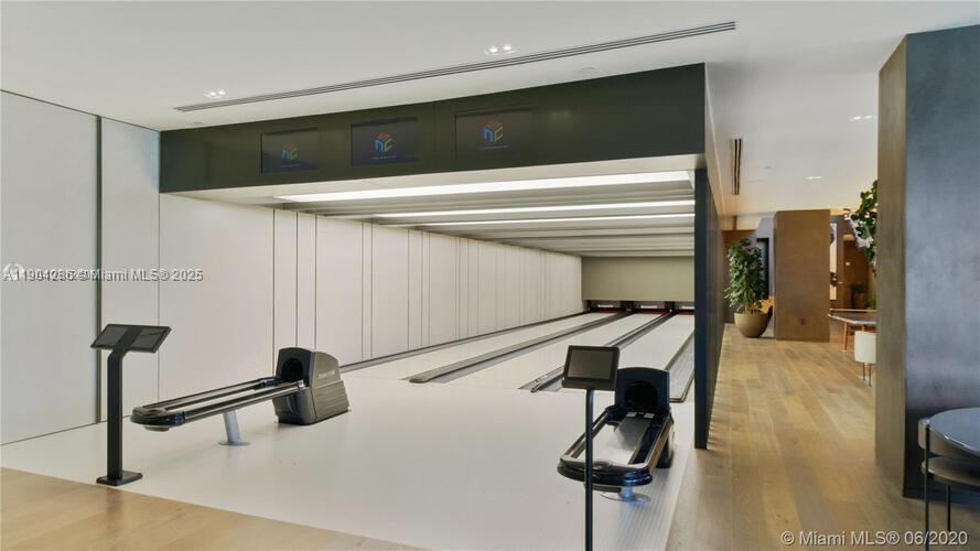 650 NE 32nd St #PH5201 Miami, FL 33137