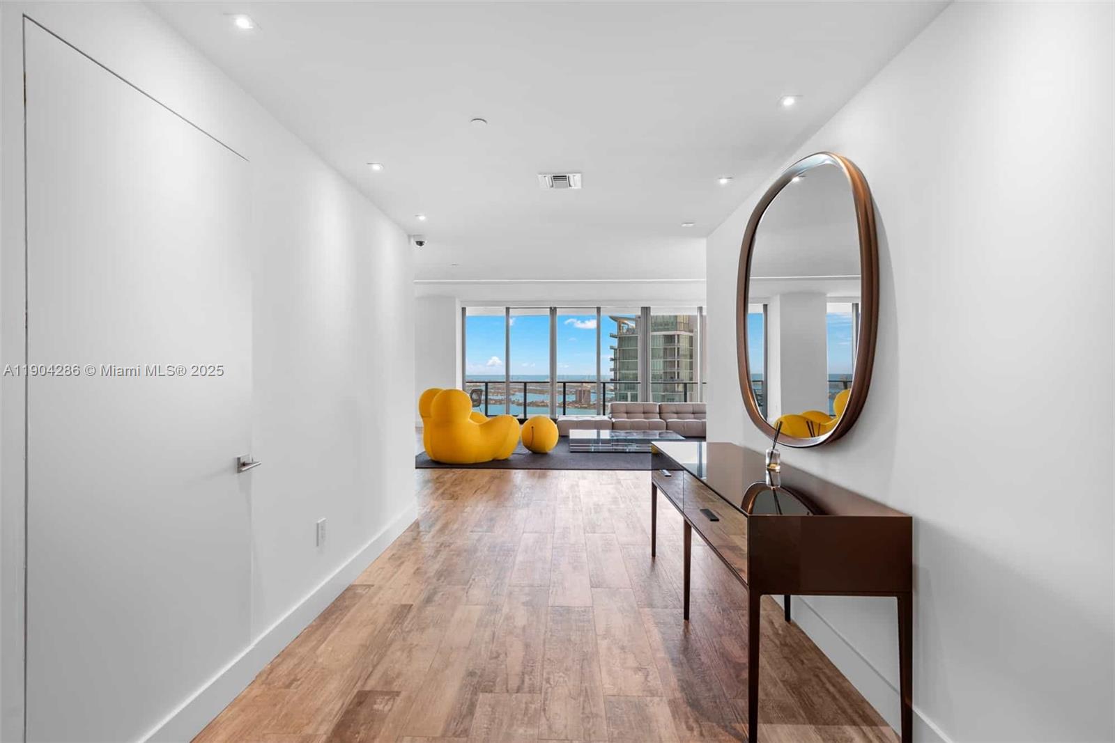 650 NE 32nd St #PH5201 Miami, FL 33137