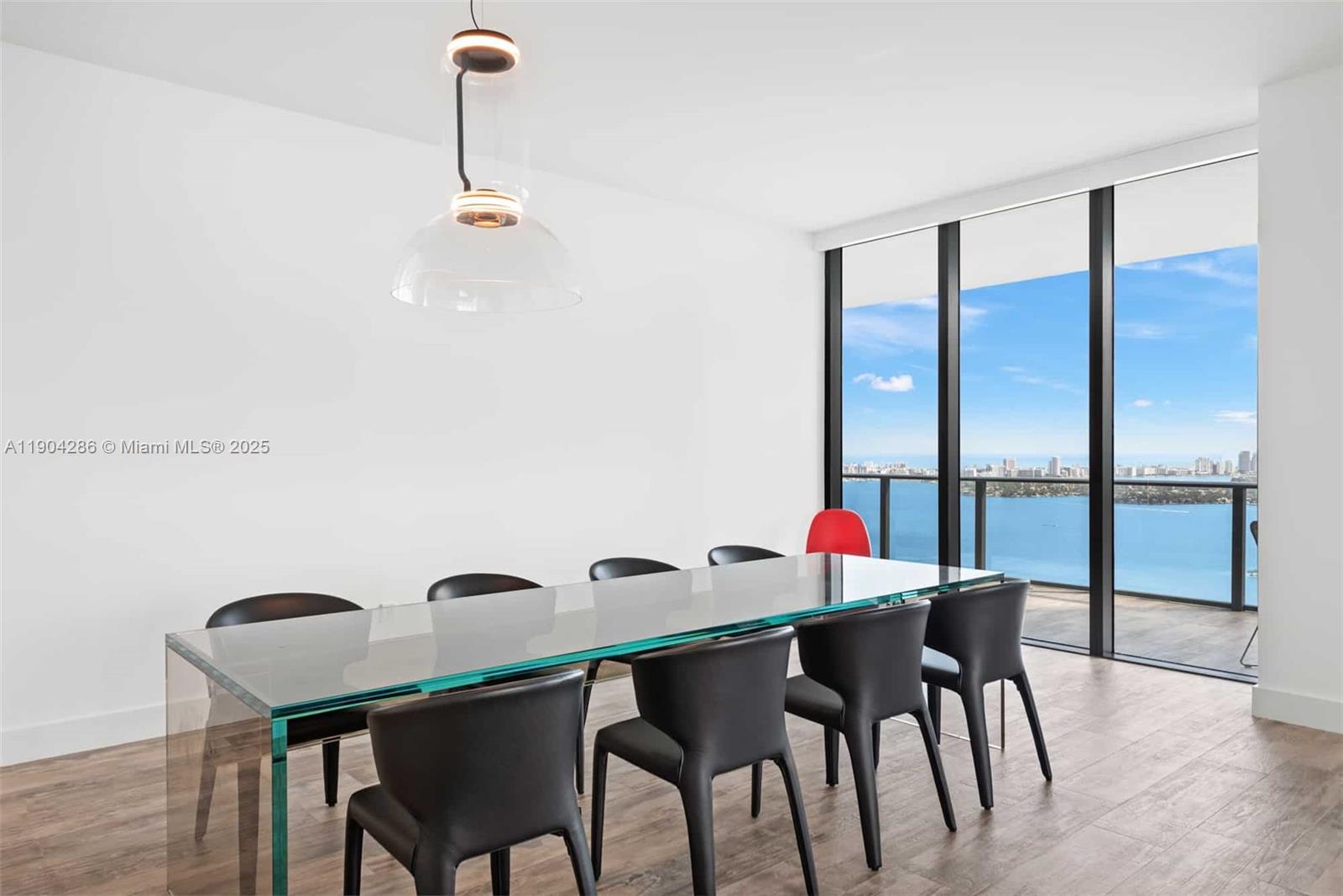 650 NE 32nd St #PH5201 Miami, FL 33137