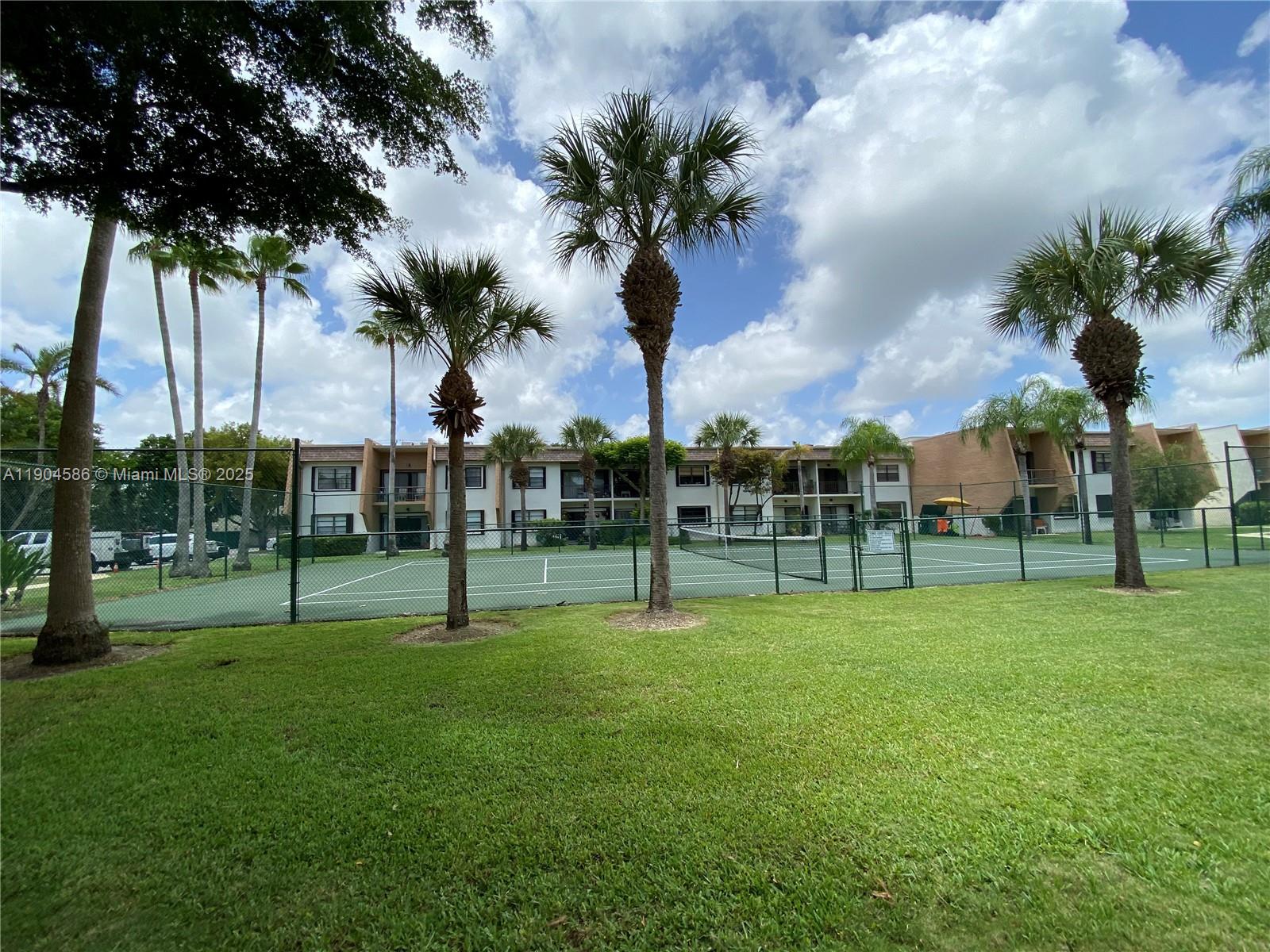 8261 SW 128th St #211 Pinecrest, FL 33156