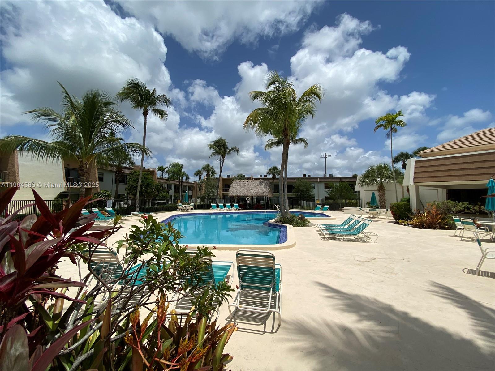 8261 SW 128th St #211 Pinecrest, FL 33156