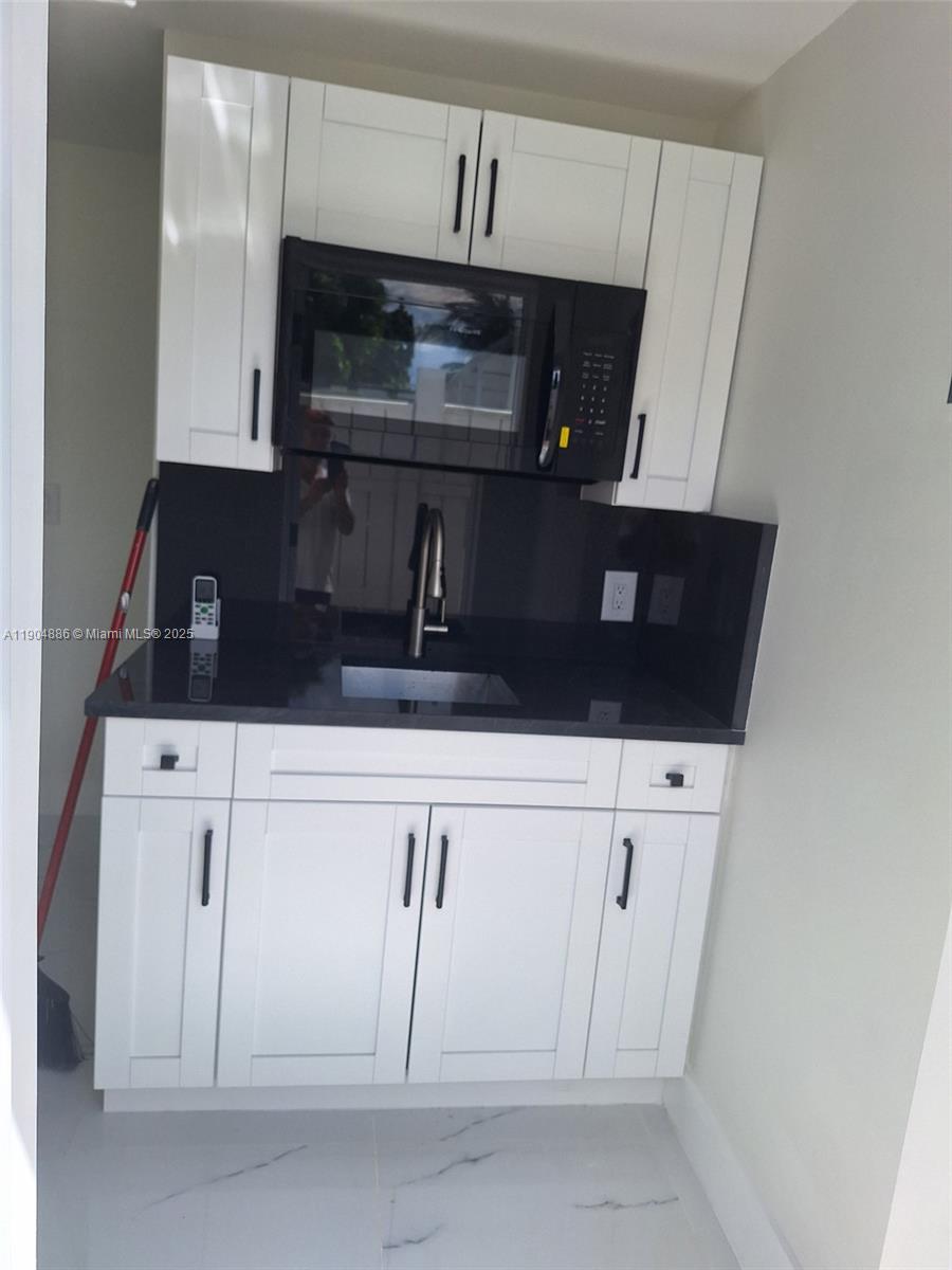 26XX Riviera Dr #26XX