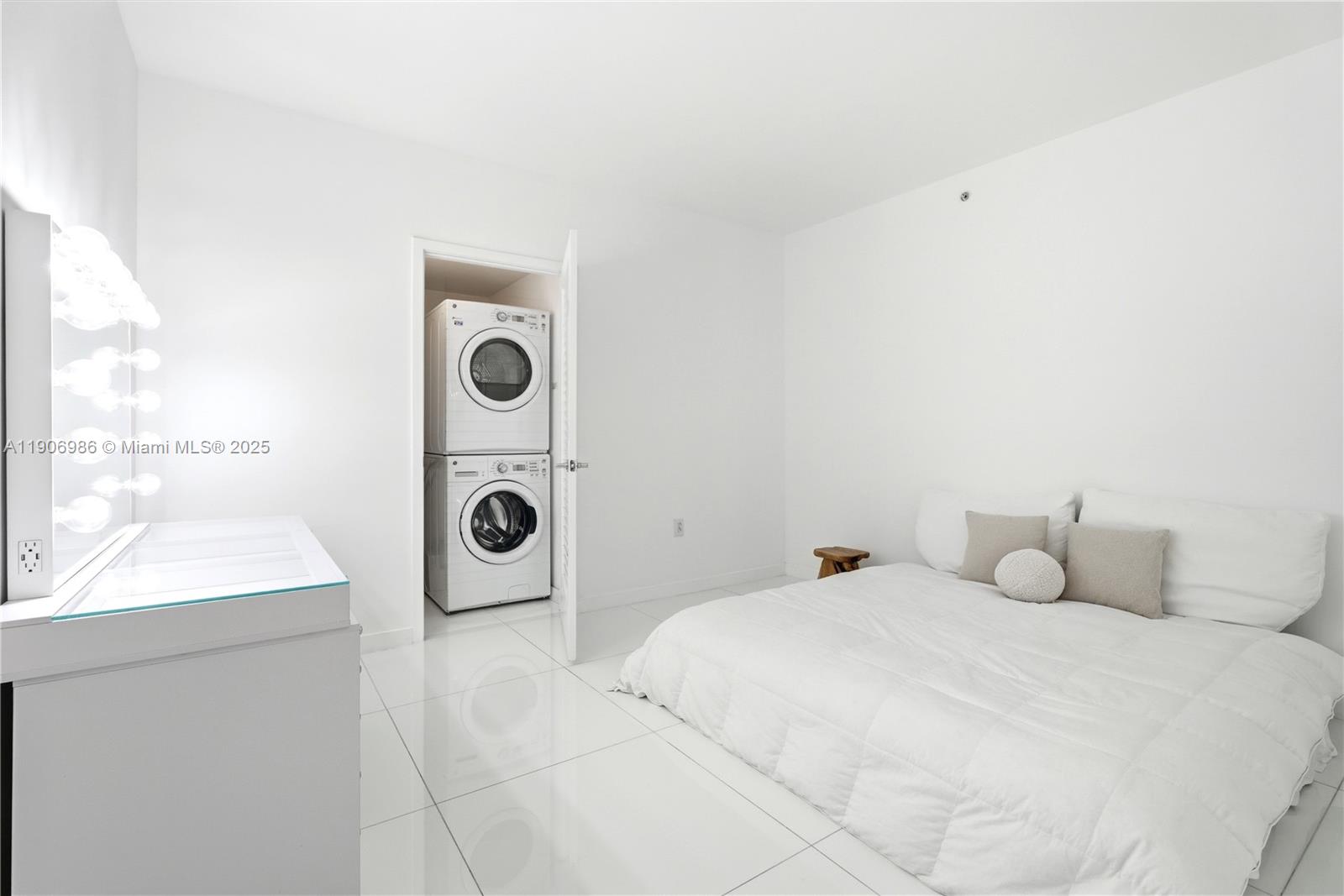 image 1010 Brickell Condo11