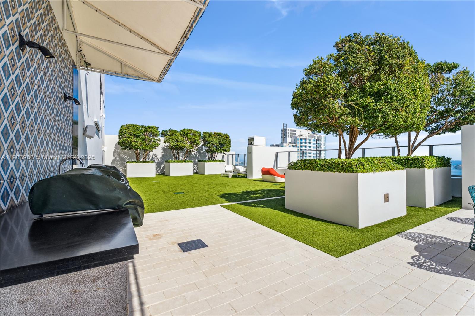 image 1010 Brickell Condo17