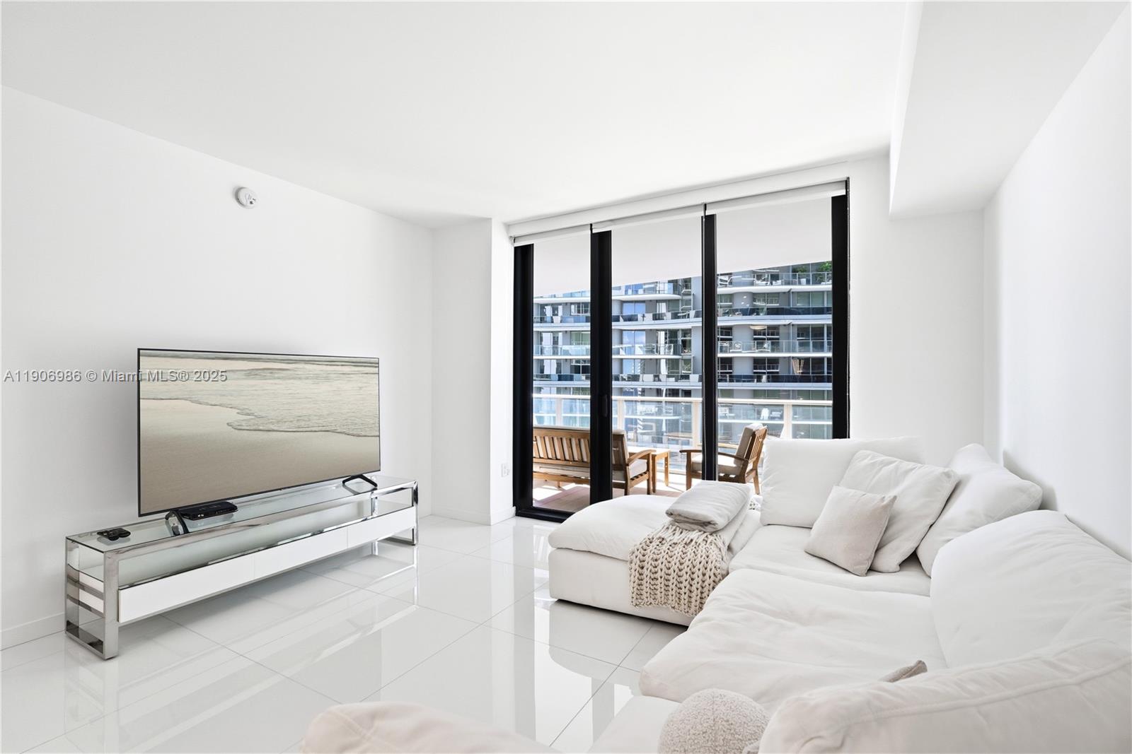 image 1010 Brickell Condo1