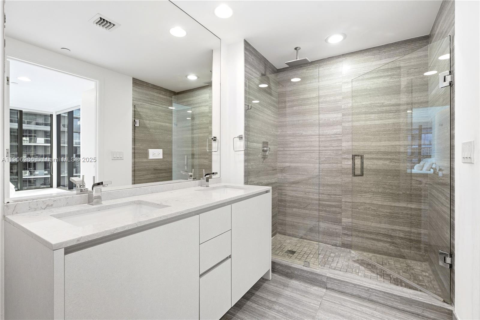 image 1010 Brickell Condo8