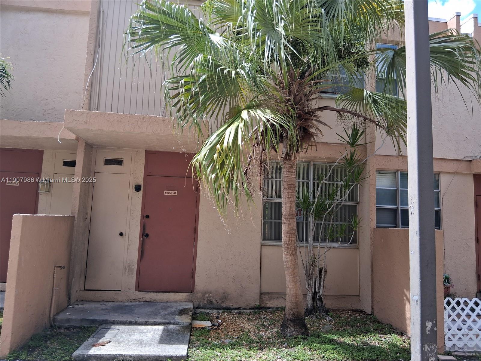 6103 SW 69th St #41 South Miami, FL 33143
