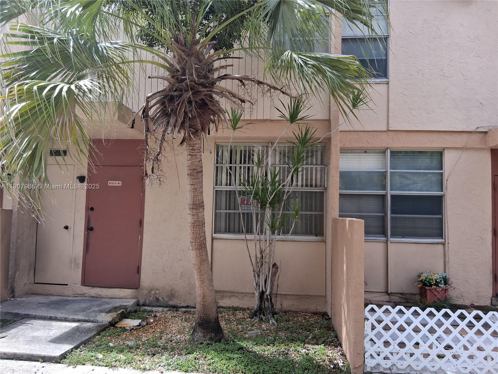 6103 SW 69th St #41 South Miami, FL 33143