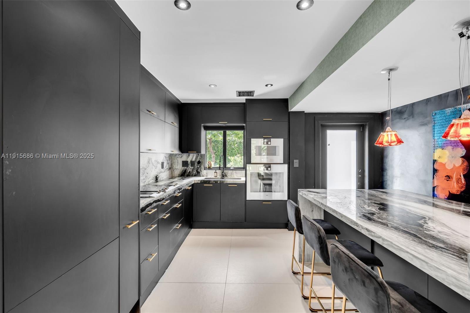 9015 NE 10th Ave Miami, FL 33138