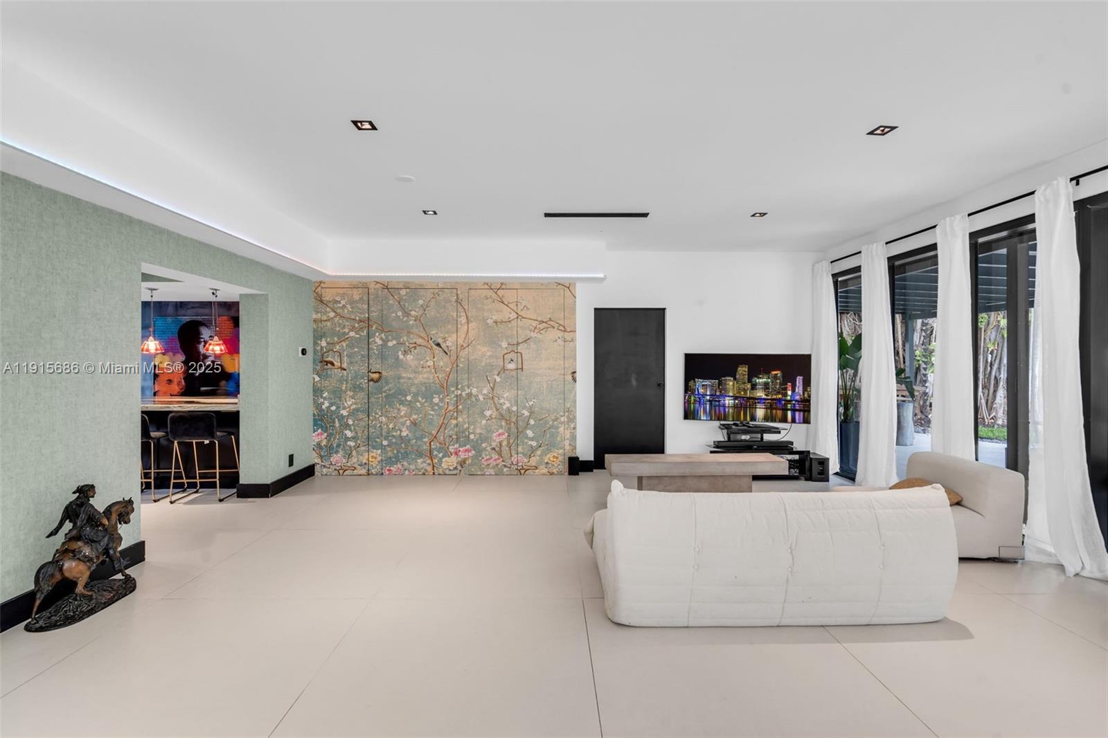 9015 NE 10th Ave Miami, FL 33138