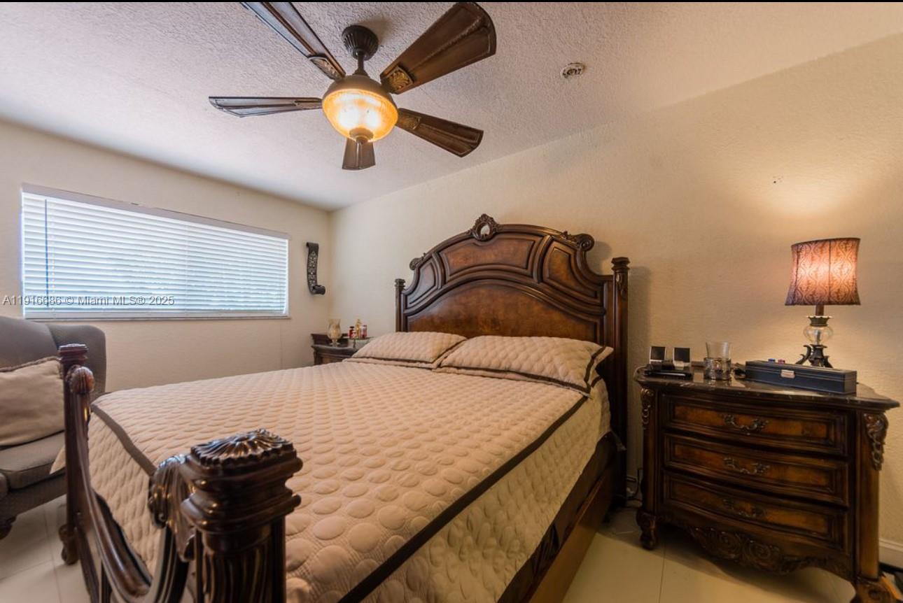 10260 SW 48th St Miami, FL 33165