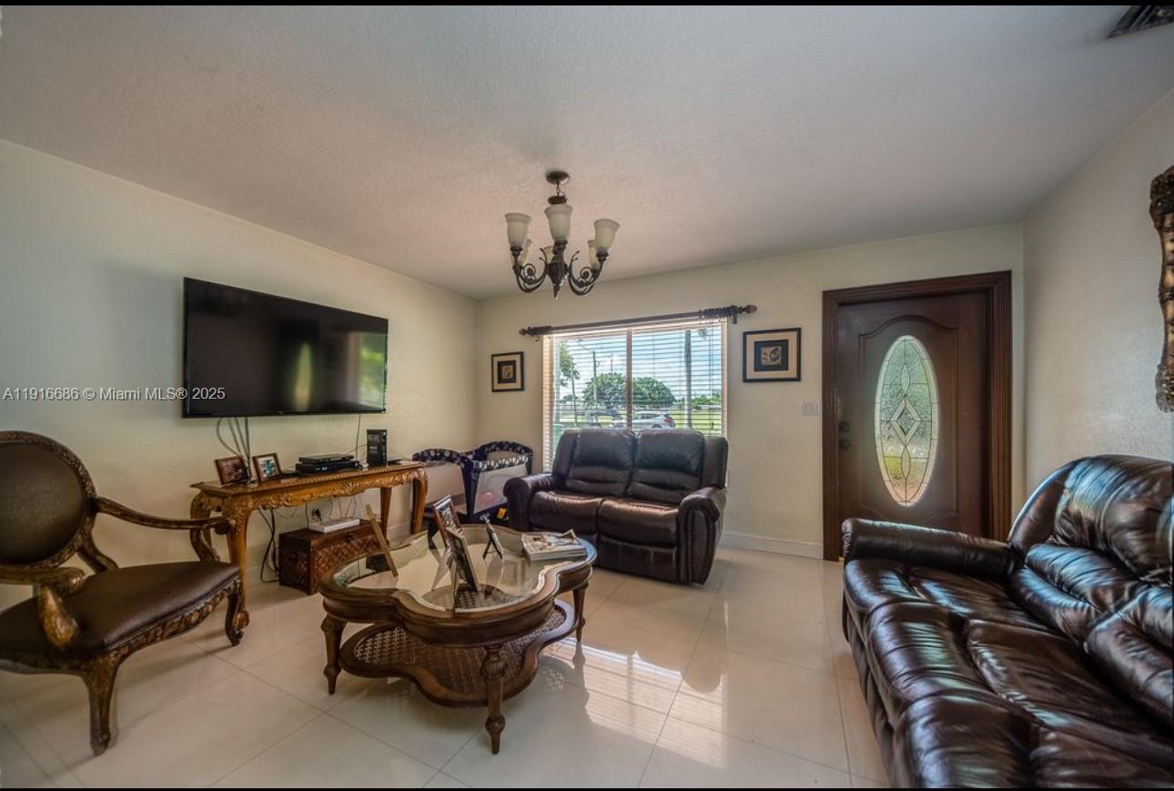 10260 SW 48th St Miami, FL 33165