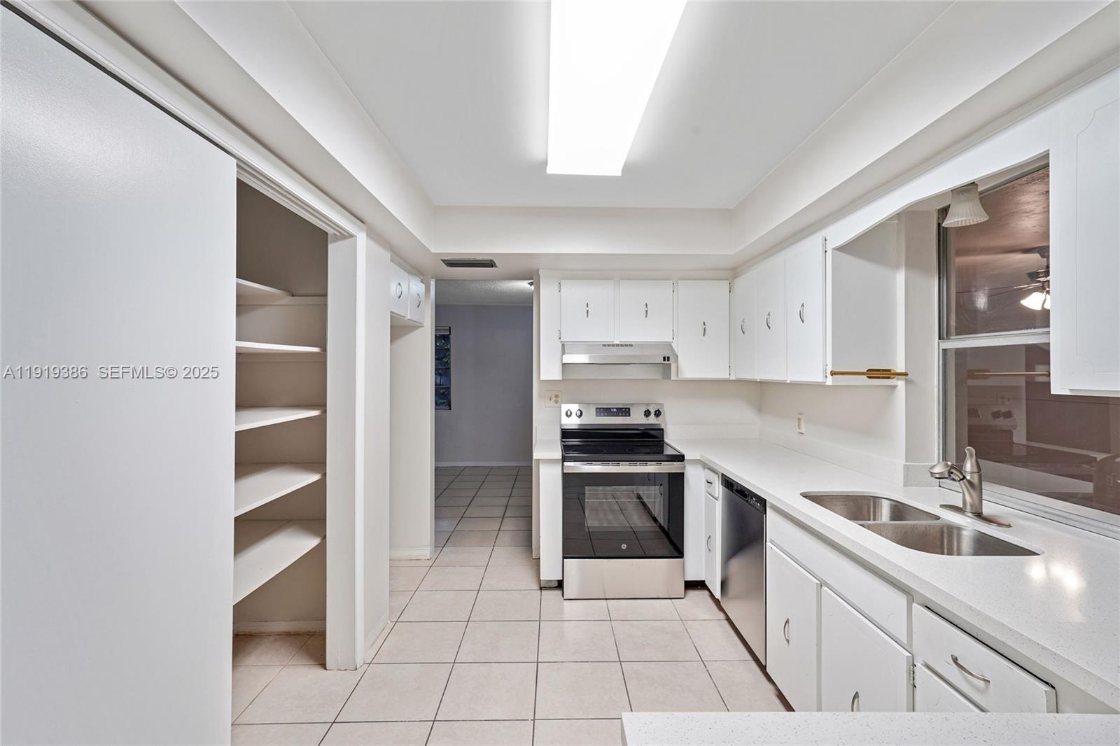 7315 Allen Dr Hollywood, FL 33024