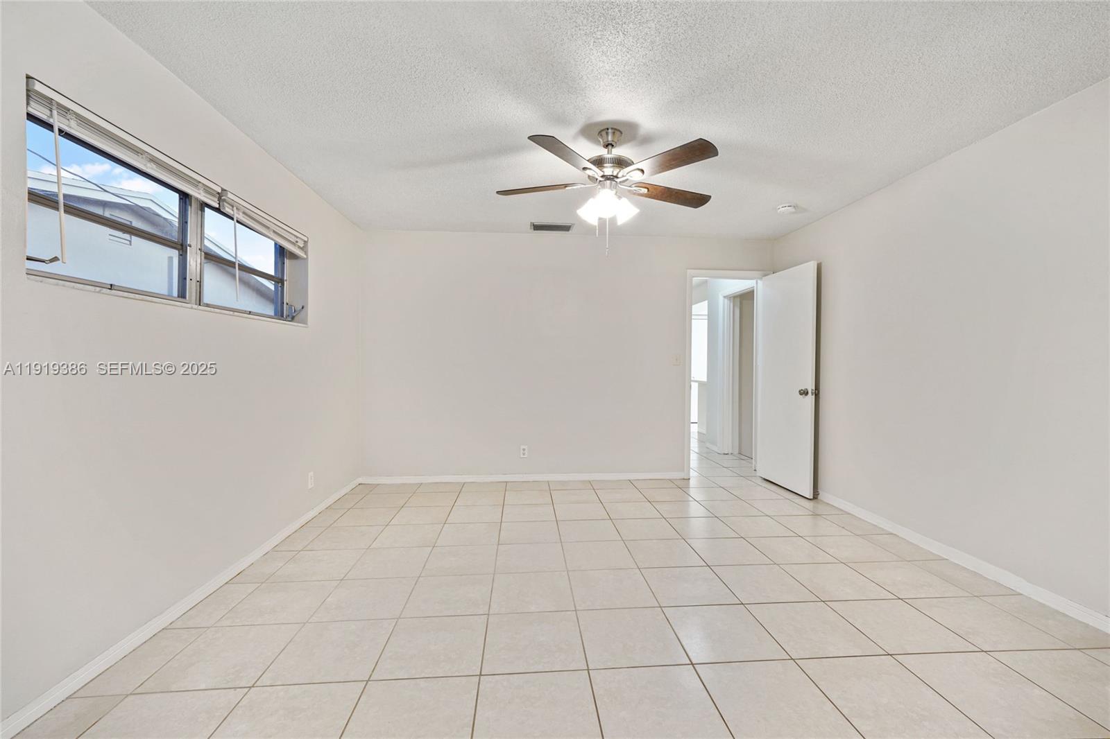 7315 Allen Dr Hollywood, FL 33024